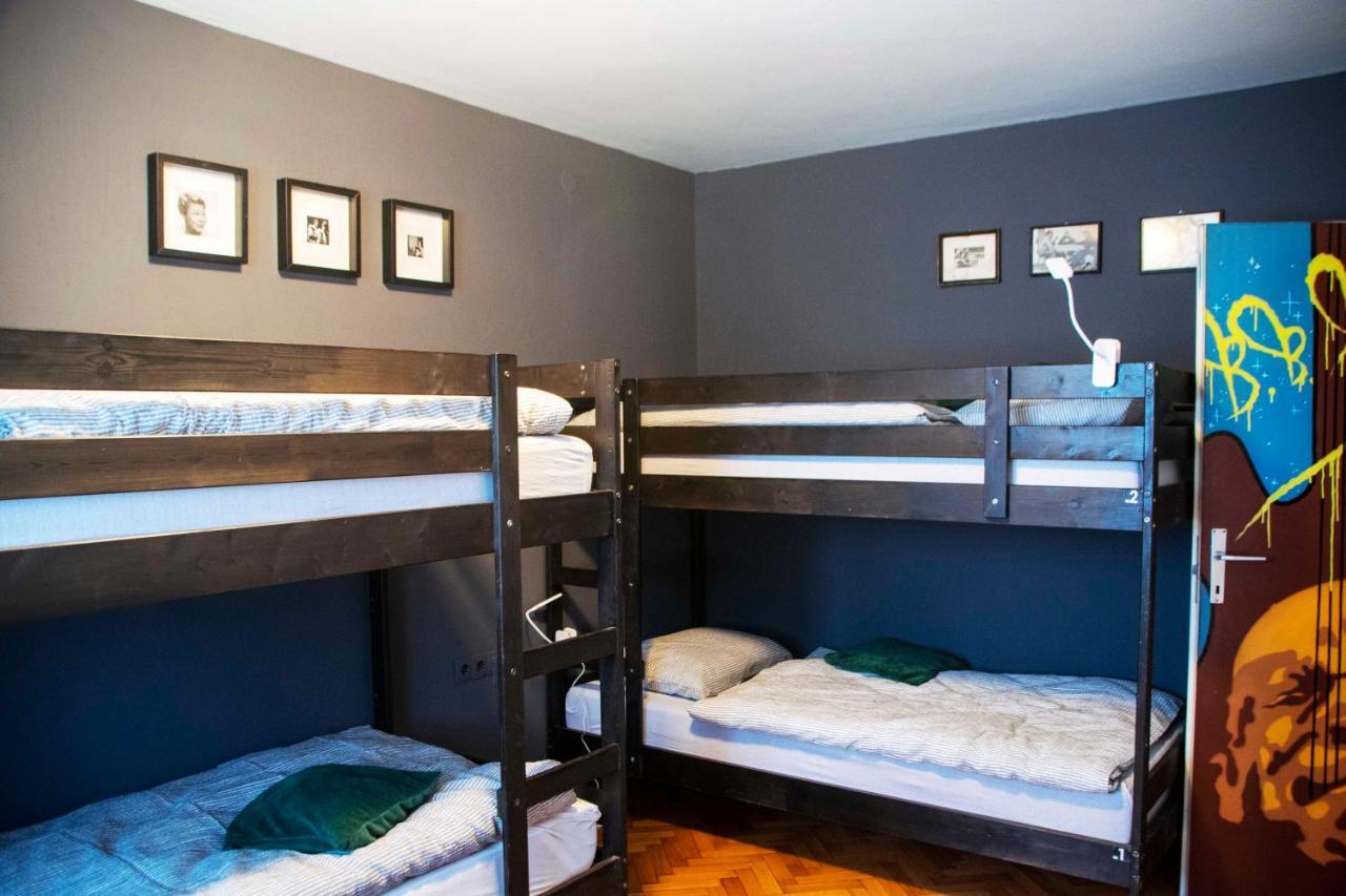 Sax Pub Hostel *